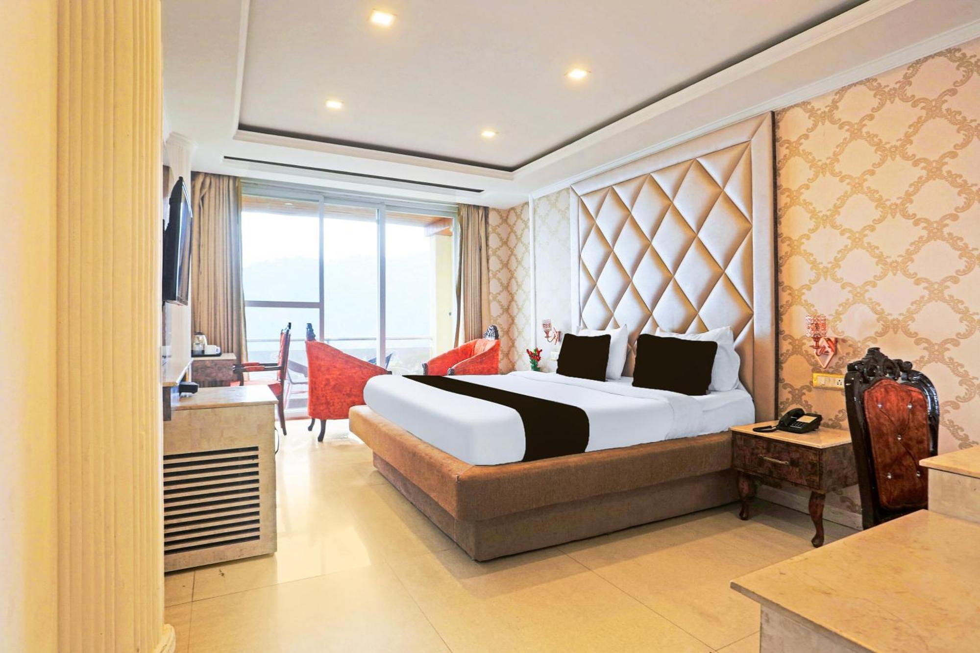Super Townhouse Oak Dharamshala Near Maximus Mall Экстерьер фото
