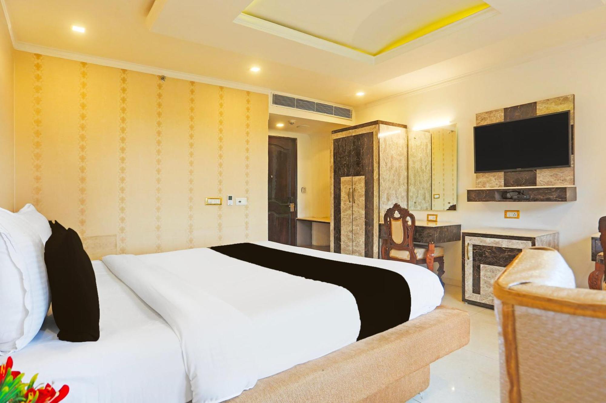Super Townhouse Oak Dharamshala Near Maximus Mall Экстерьер фото
